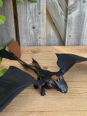 Dreamworks Dragons How to Train Your Dragon Ultimate Plasma Blast Toothless Toy